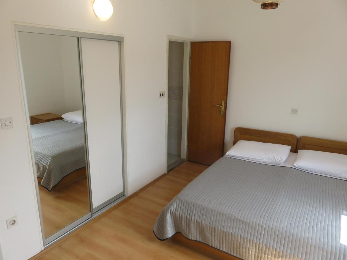 Apartmani Mm Starigrad Paklenica Ngoại thất bức ảnh