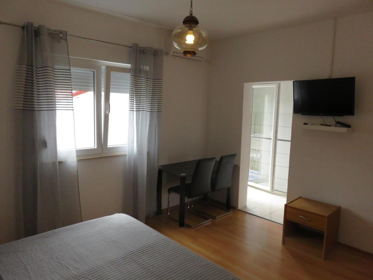 Apartmani Mm Starigrad Paklenica Ngoại thất bức ảnh