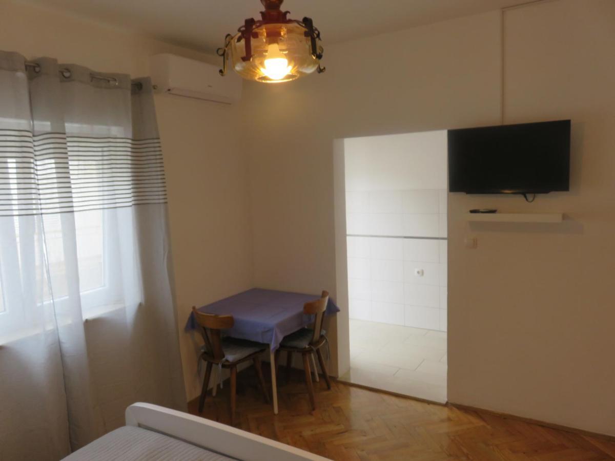 Apartmani Mm Starigrad Paklenica Ngoại thất bức ảnh