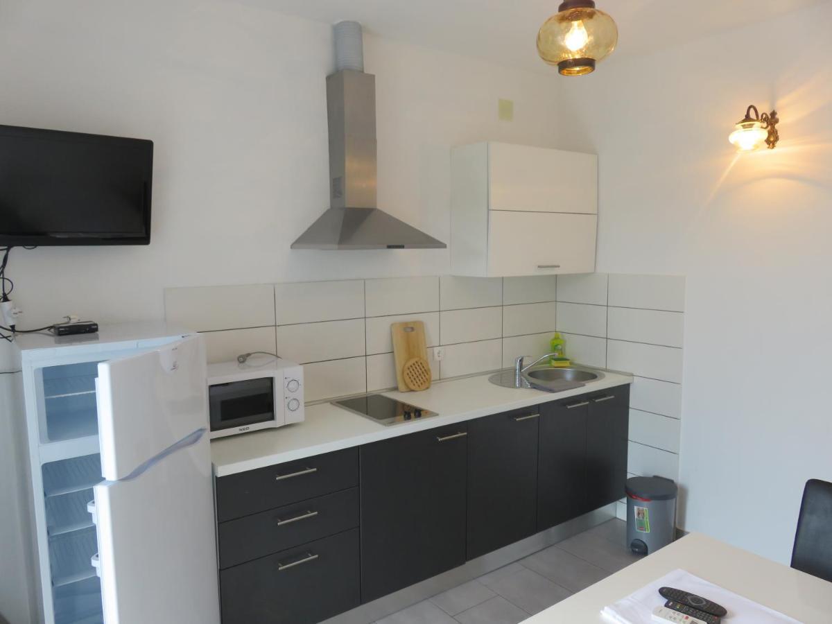 Apartmani Mm Starigrad Paklenica Ngoại thất bức ảnh